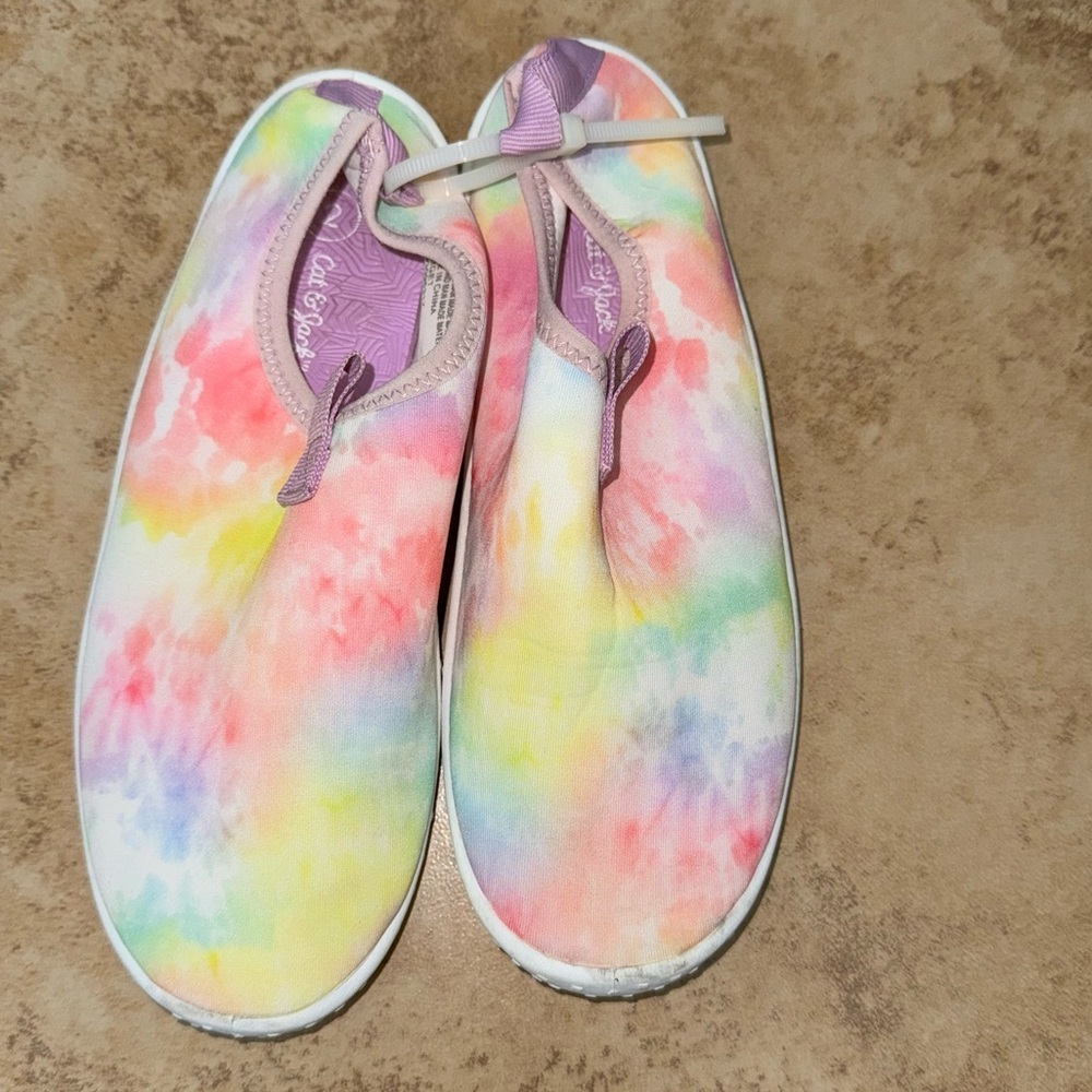Big Girl’s Cat & Jack neon tie dye water 💦 shoes tried on not worn outside